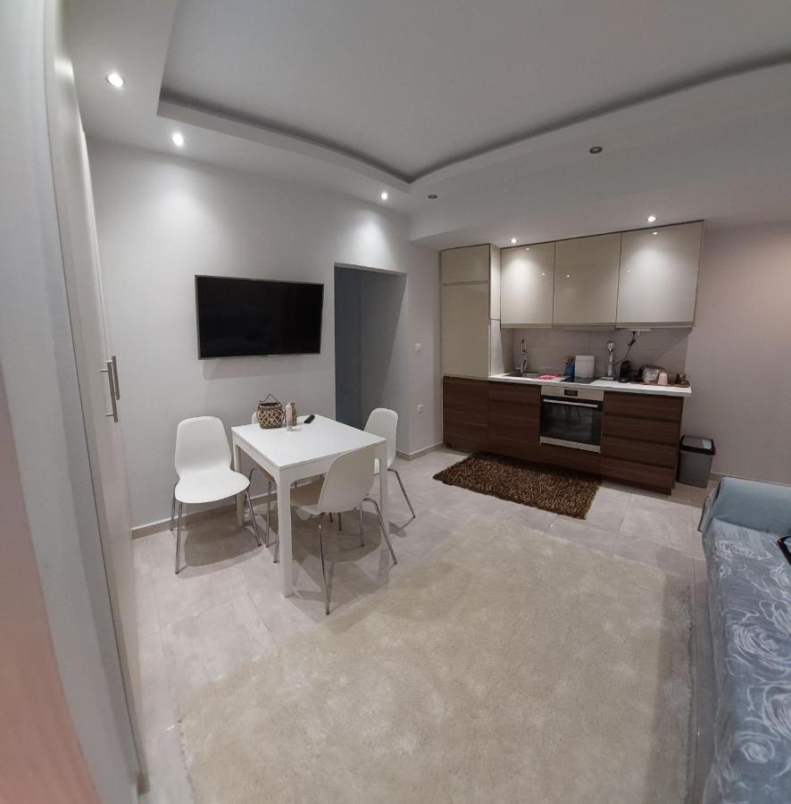 Zeppelin Apartment Лутраки Екстериор снимка